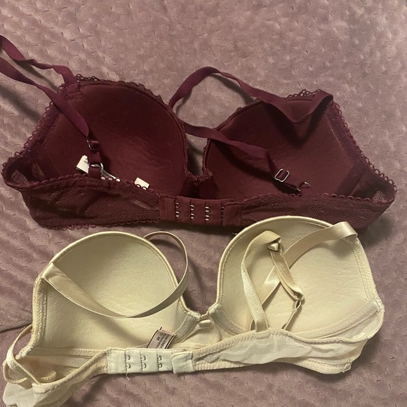 Victoria Secret Bras - Picture 2 of 3